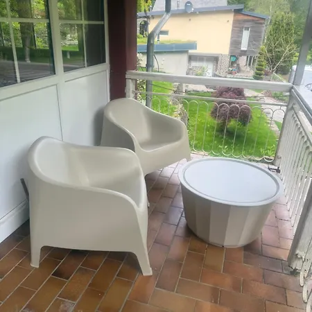 別荘 Forestnest Ruhiges Fuer 8 Personen Im Wald Mit Kamin ブールシャイト