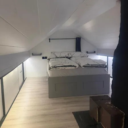 Forestnest Ruhiges Fuer 8 Personen Im Wald Mit Kamin بورشيد