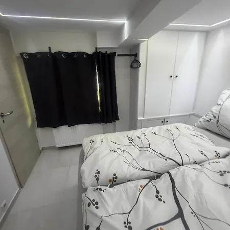 Forestnest Ruhiges Fuer 8 Personen Im Wald Mit Kamin بيت للعطل بورشيد