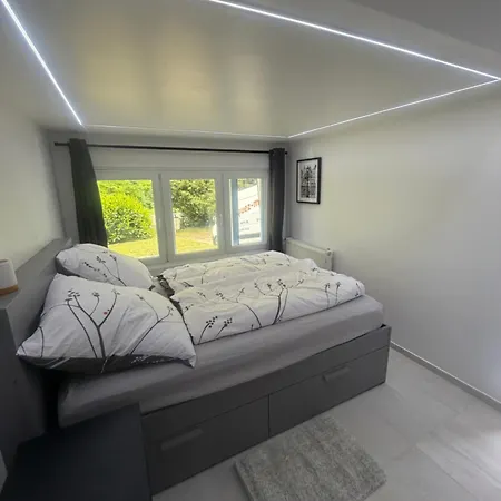 Forestnest Ruhiges Fuer 8 Personen Im Wald Mit Kamin بيت للعطل *